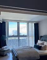 Uptown Parksuites Tower One