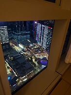 Uptown Parksuites Tower One