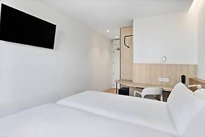 B&B HOTEL Sevilla Bormujos