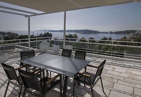 Luxury penthouse with stunning riviera view by GHH