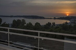 Luxury penthouse with stunning riviera view by GHH
