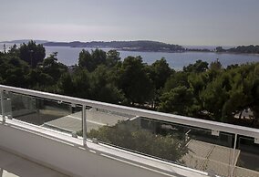 Luxury penthouse with stunning riviera view by GHH