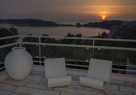 Luxury penthouse with stunning riviera view by GHH