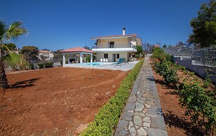 Villa with S. Pool Theologos by GHH