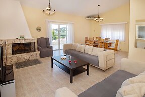 Villa with S. Pool Theologos by GHH
