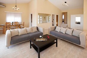 Villa with S. Pool Theologos by GHH