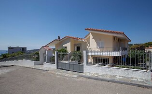 Villa with S. Pool Theologos by GHH