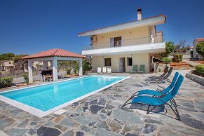Villa with S. Pool Theologos by GHH