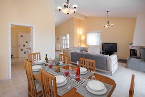 Villa with S. Pool Theologos by GHH