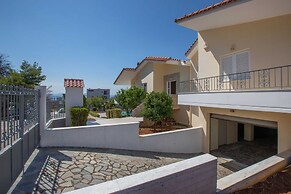 Villa with S. Pool Theologos by GHH