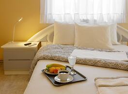 Villa with S. Pool Theologos by GHH