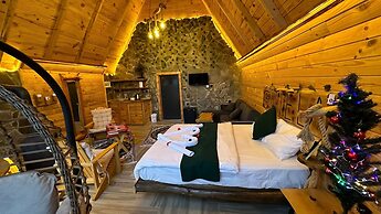 Stiela Suit Bungalov