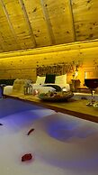 Stiela Suit Bungalov