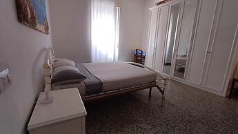 Super Central Rooms