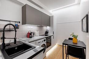 Viora Stunning Deluxe Studio in Athens