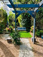 Housesleeps7-parking-garden-fireplace-beachnearby