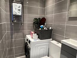 Housesleeps7-parking-garden-fireplace-beachnearby