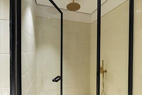 SIMPLY COMFORT Upside Living Burj View