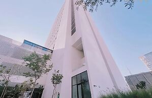 SIMPLY COMFORT Upside Living Burj View