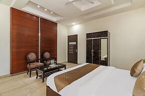 MIRANDA by AKAMA STAYS