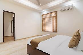 MIRANDA by AKAMA STAYS