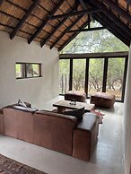 Singwe Private Safari lodge