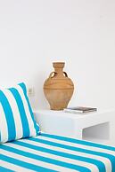 Amphora Cave Seaside Retreat in Akrotiri