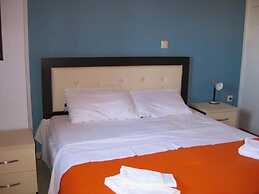 Villa Orestis - Stoupa Garden Getaway