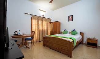 Le Selena Munnar
