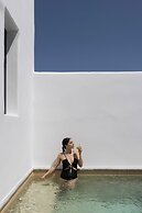 Solmar Suites