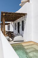 Solmar Suites