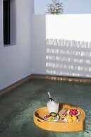 Solmar Suites