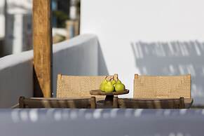 Solmar Suites