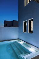 Solmar Suites