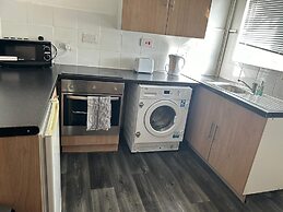 Sleeps8-familyfriendly-freeparking-10mtoetihad