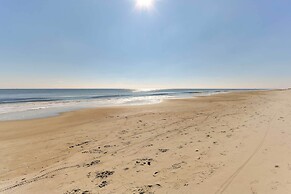 Beach + Pool Access: Hilton Head Resort Getaway!