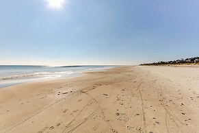 Beach + Pool Access: Hilton Head Resort Getaway!