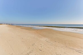 Beach + Pool Access: Hilton Head Resort Getaway!