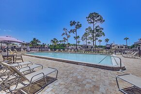 Swim, Fish & Play: Pet-friendly Gem in Fort Myers
