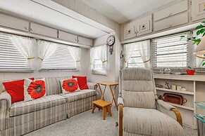 Swim, Fish & Play: Pet-friendly Gem in Fort Myers