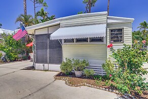 Swim, Fish & Play: Pet-friendly Gem in Fort Myers