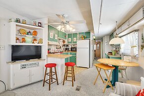 Swim, Fish & Play: Pet-friendly Gem in Fort Myers