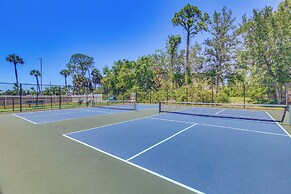 Swim, Fish & Play: Pet-friendly Gem in Fort Myers