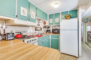 Swim, Fish & Play: Pet-friendly Gem in Fort Myers