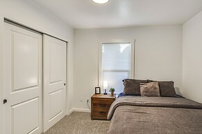 4 Mi to Several Museums: Quaint Tacoma Home