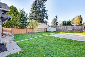 4 Mi to Several Museums: Quaint Tacoma Home