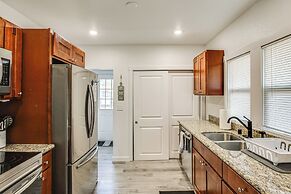 4 Mi to Several Museums: Quaint Tacoma Home