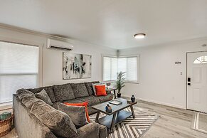 4 Mi to Several Museums: Quaint Tacoma Home