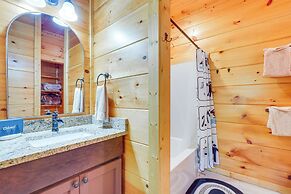 The Sporting Place: Hot Tub Haven in Smoky Mtns!