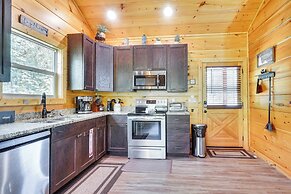 The Sporting Place: Hot Tub Haven in Smoky Mtns!